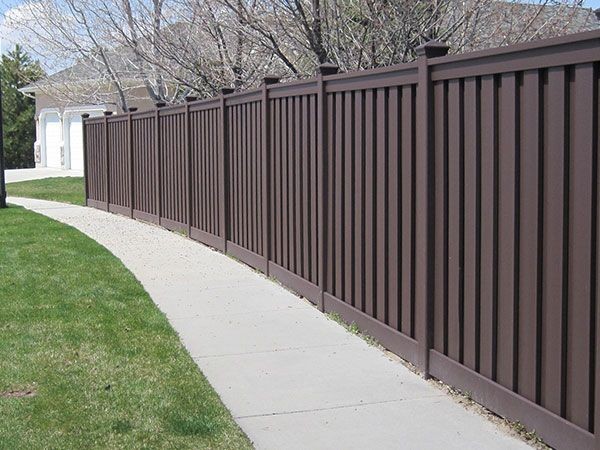 Wood Vs. Vinyl Fence | Kikiinteriors.com